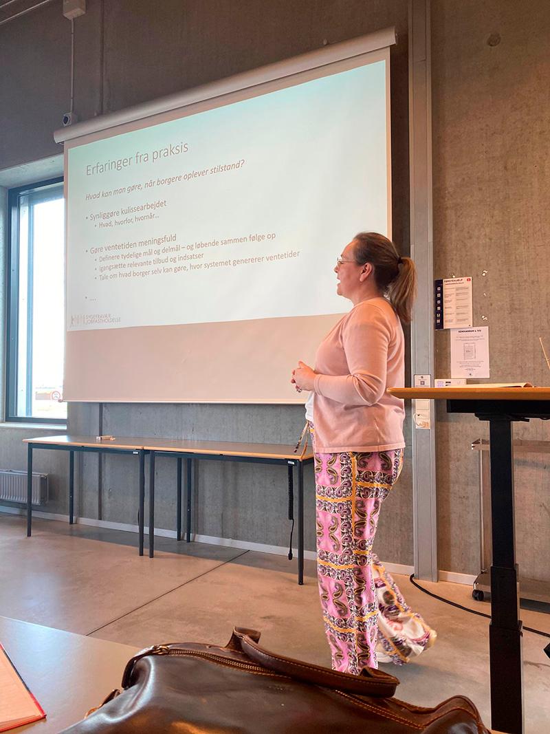 Torsdag d. 2. maj 2024 var ledere fra det beskæftigelsespolitiske felt samt udvalgte medarbejdere og andre interessenter på social- og beskæftigelsesområdet samlet med en gruppe forskere til CUBB-seminar i Aalborg.